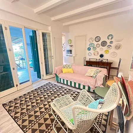 Casa Tra Mare E Montagna A Dei Marmi *
